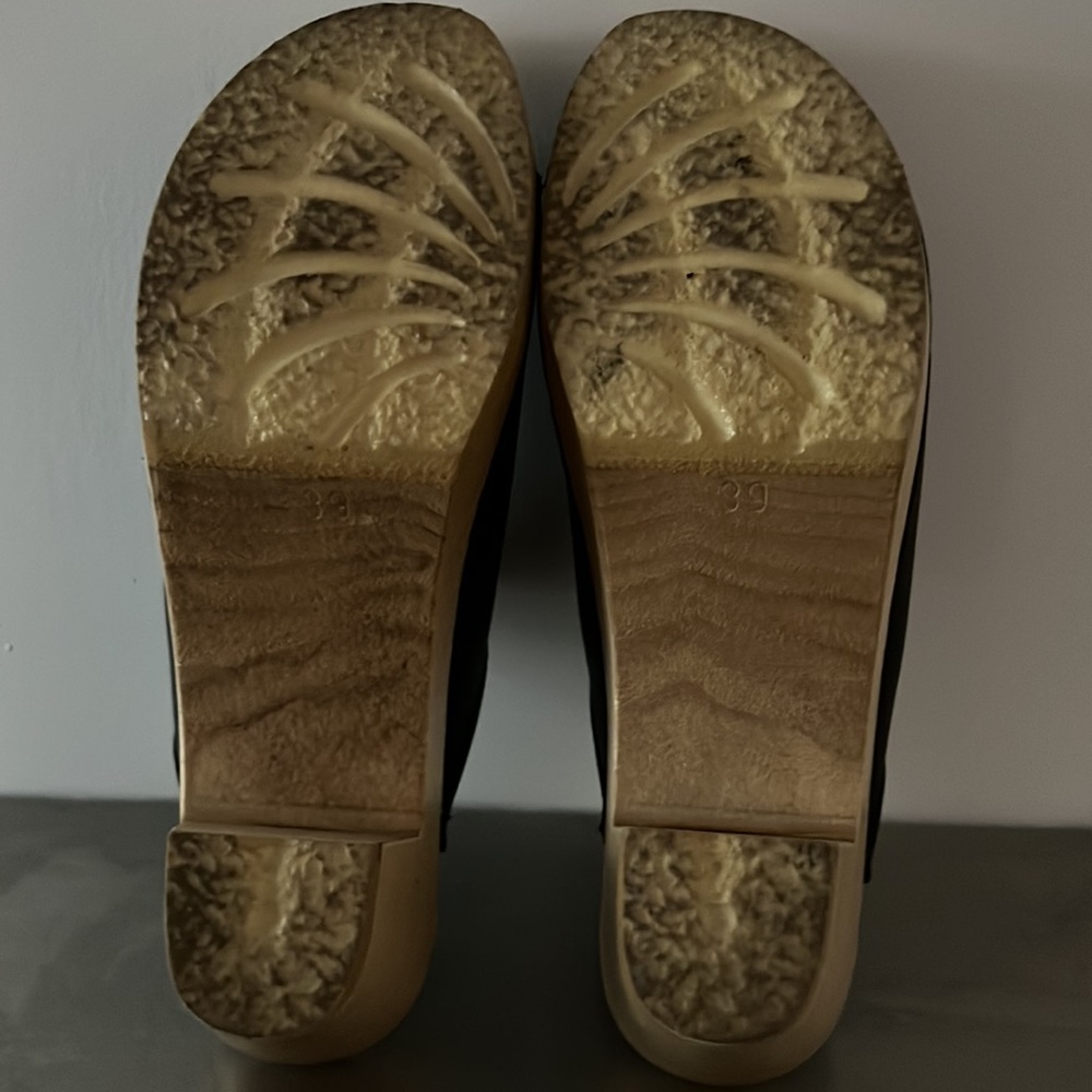 No 6 black leather mid- heel open toe clogs - Picture 8 of 12